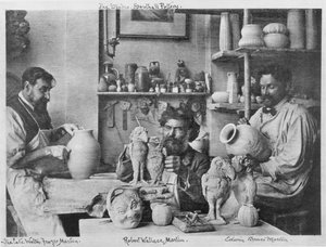 De gebroeders Martin in de studio van de Southall Pottery